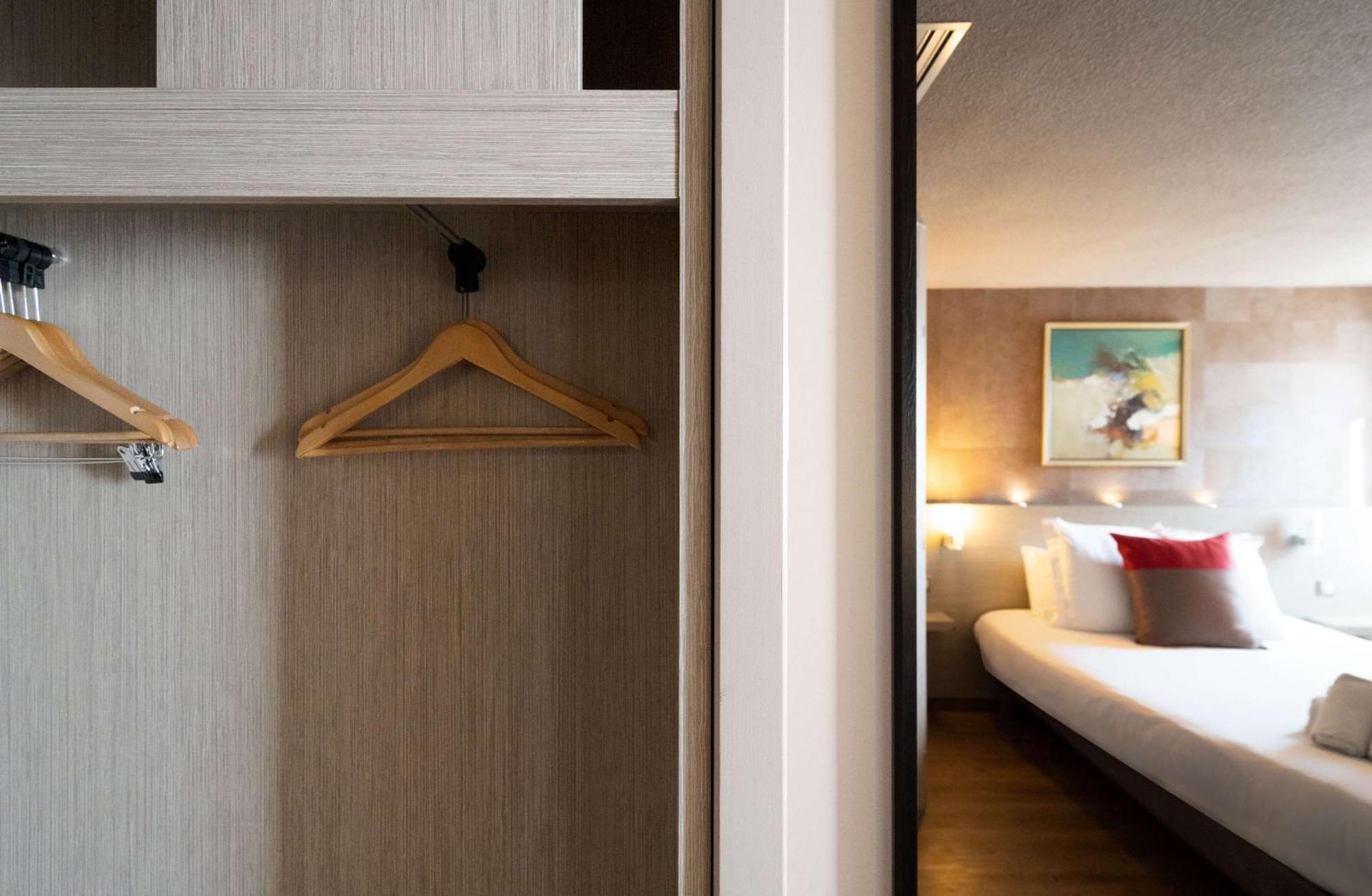 Best Western L'Atelier 117 Мобёж Экстерьер фото