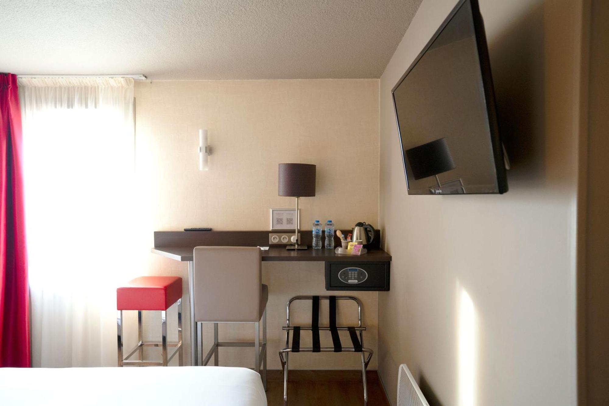 Best Western L'Atelier 117 Мобёж Экстерьер фото