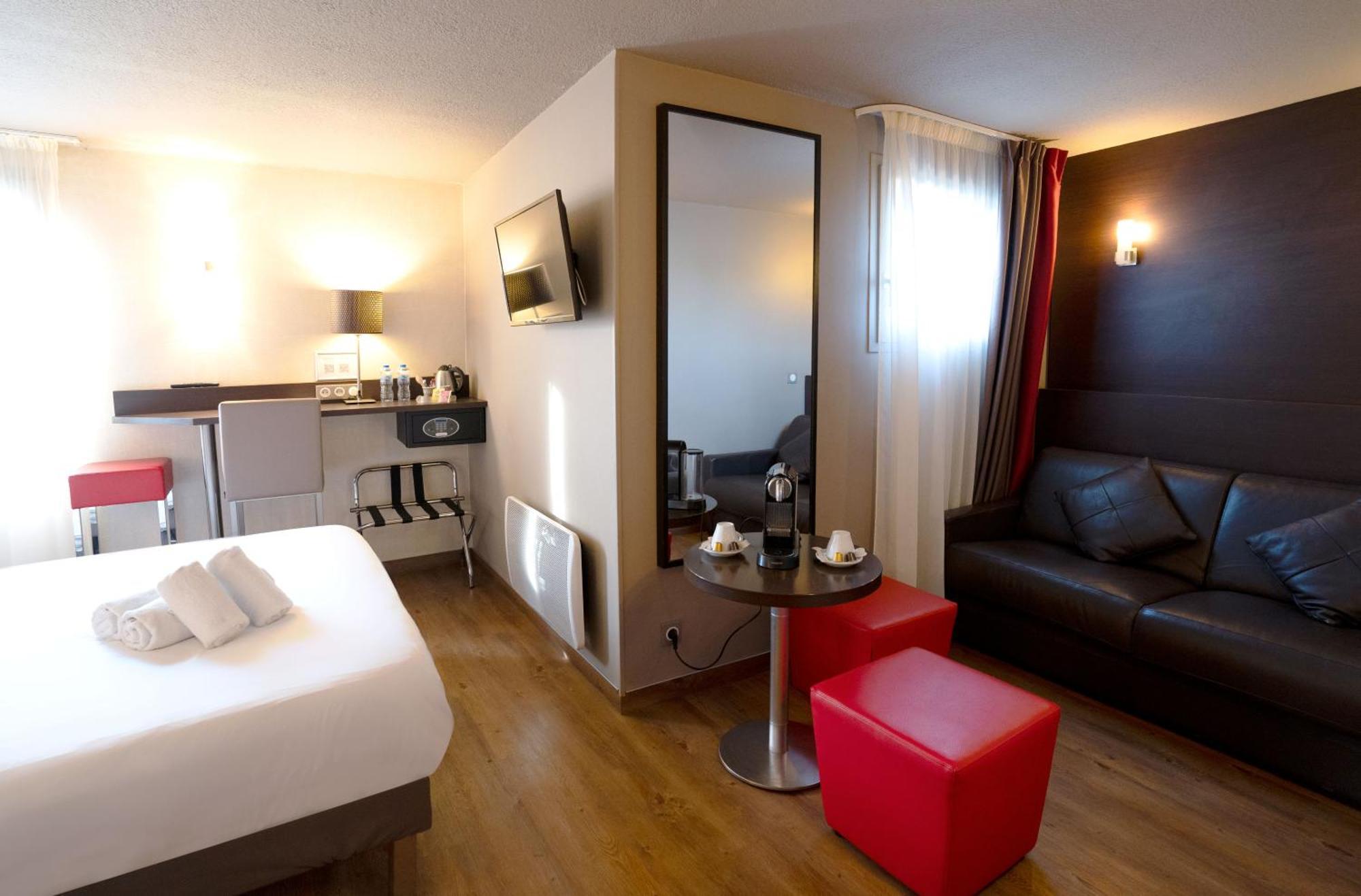 Best Western L'Atelier 117 Мобёж Экстерьер фото